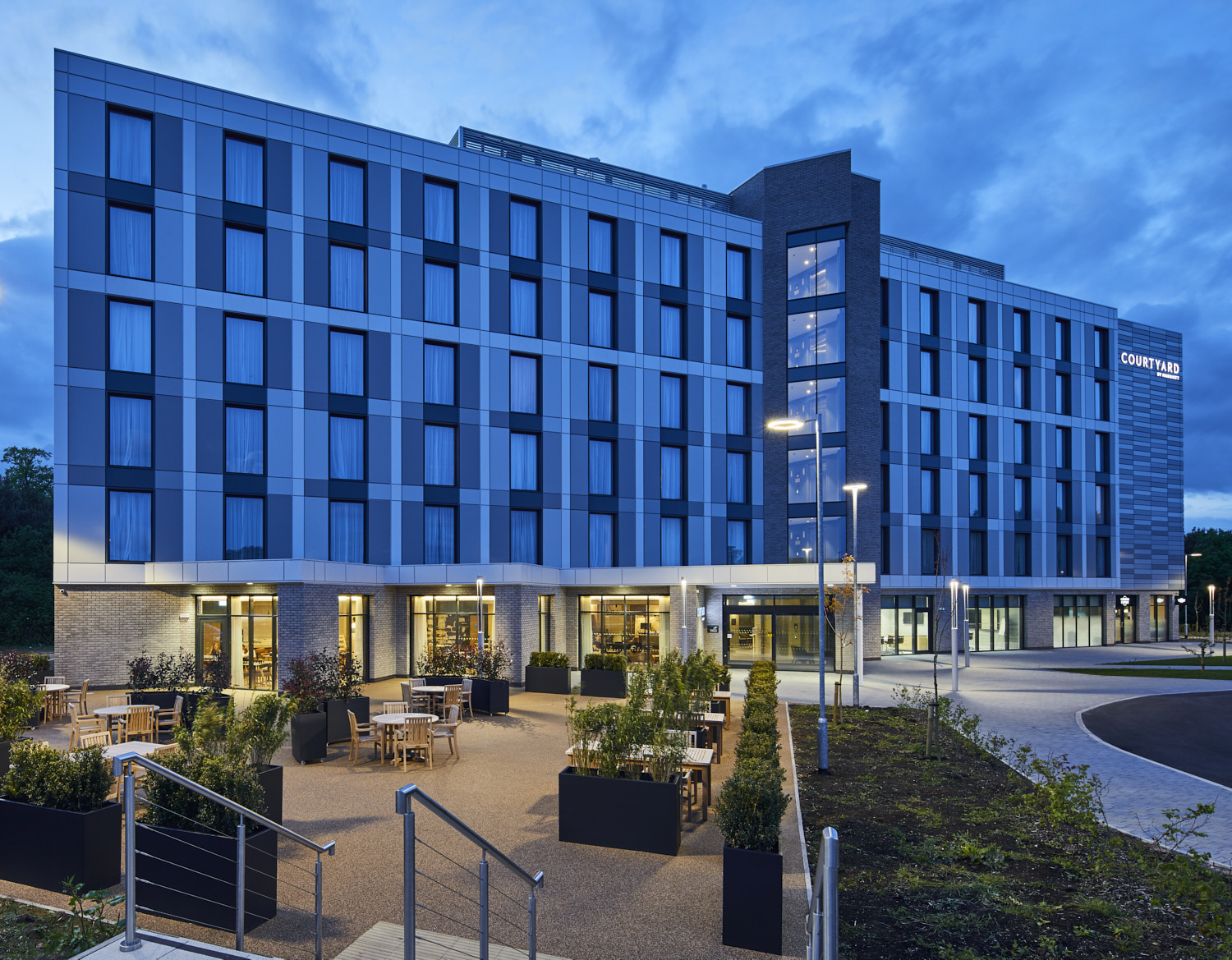 cy_manck_exterior01